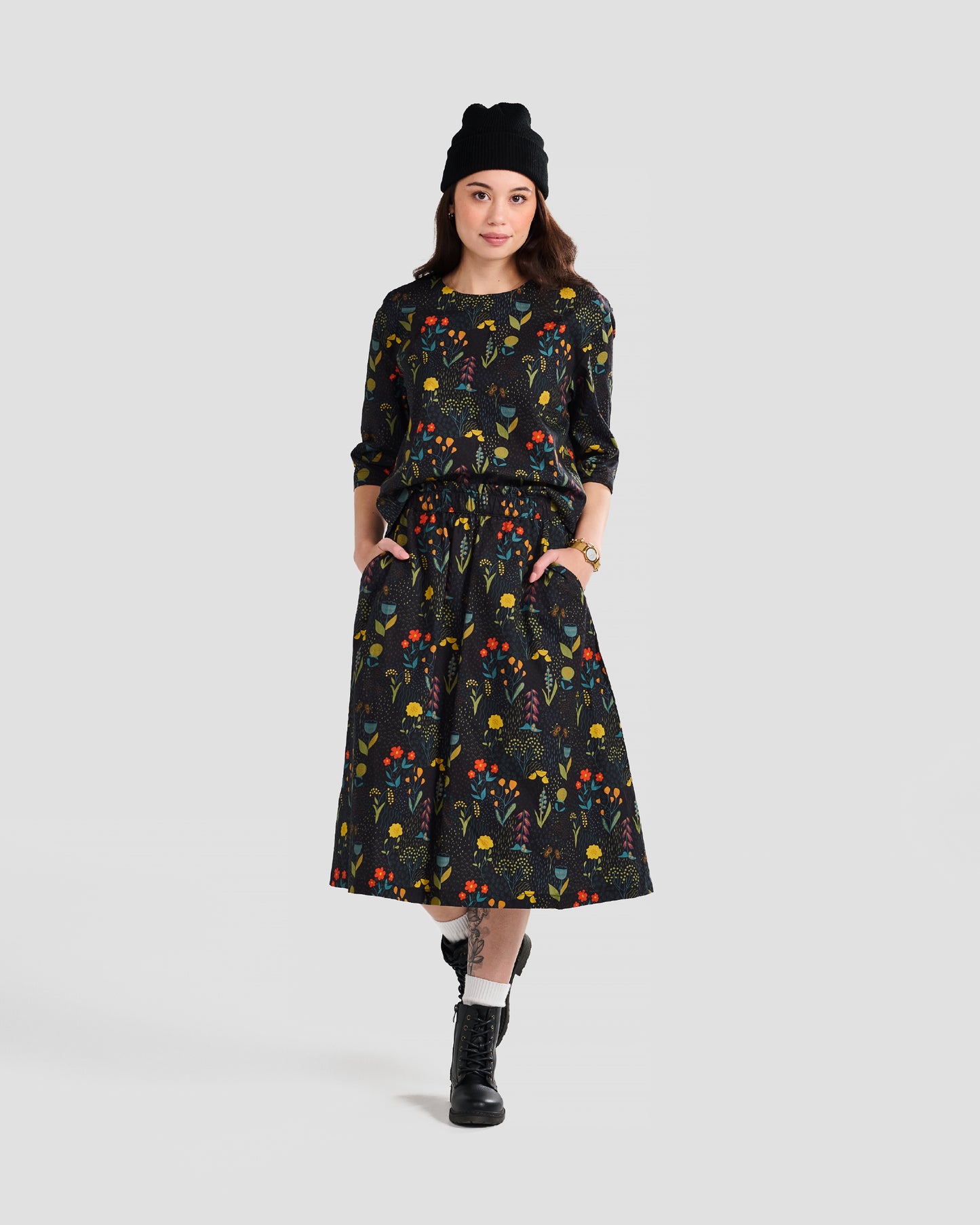 Women's Rainy Field Black Print 3/4-sleeve Pull-over Blouse